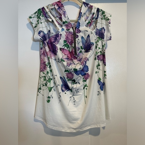 White butterfly design cut out shoulder short sleeve top size XXL - Picture 3 of 12
